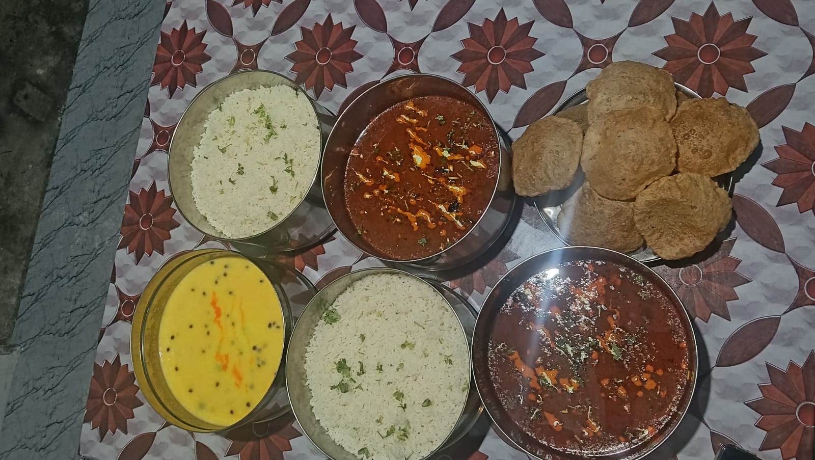 Dining area at Hostels Wala